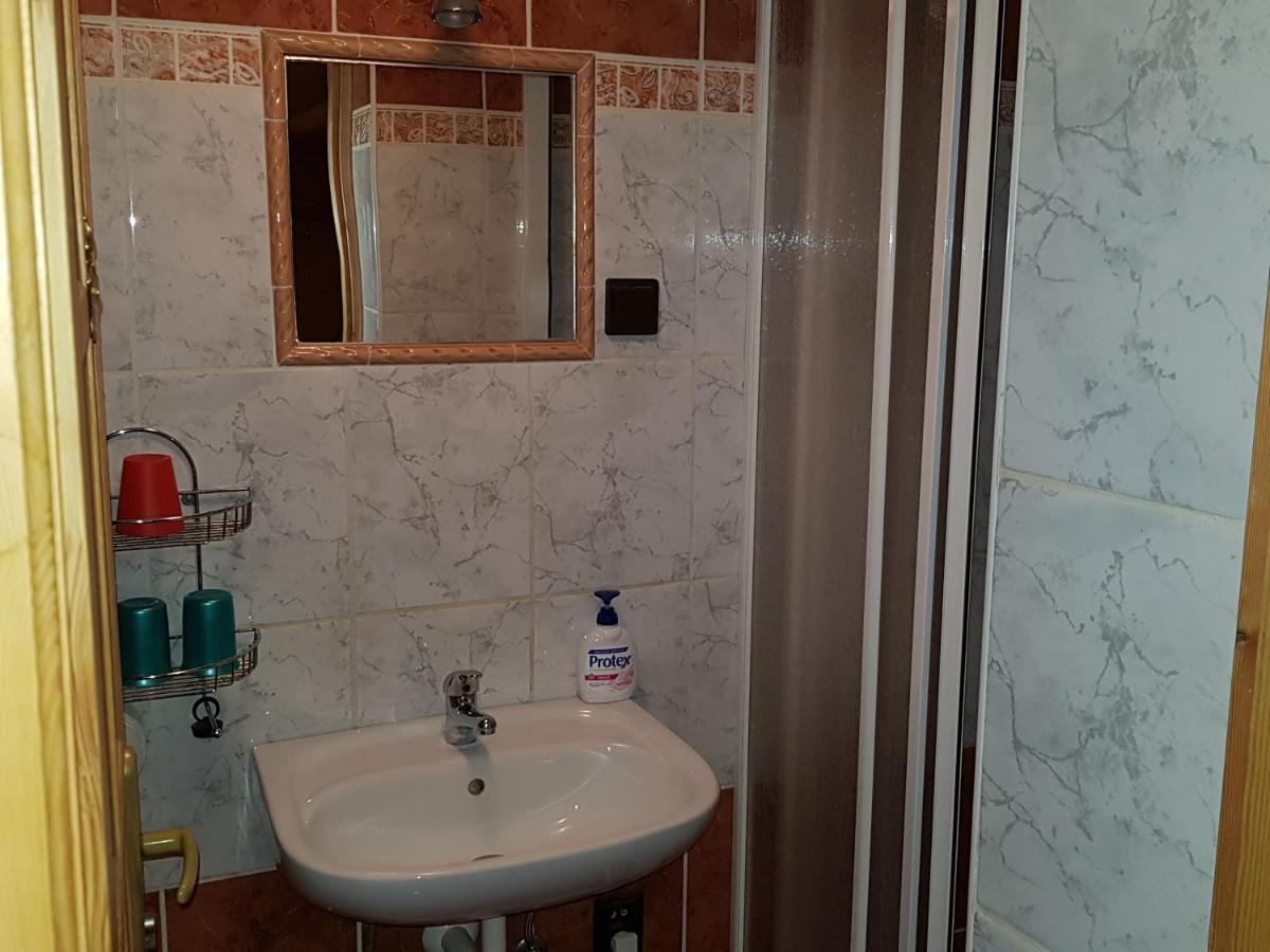 Chata Pod Skalou Valaská Buitenkant foto