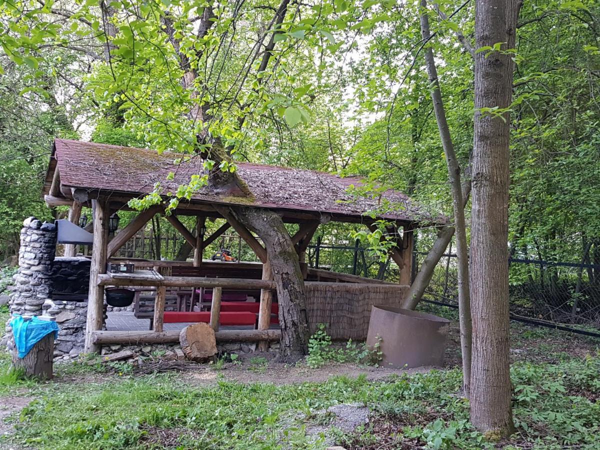 Chata Pod Skalou Valaská Buitenkant foto