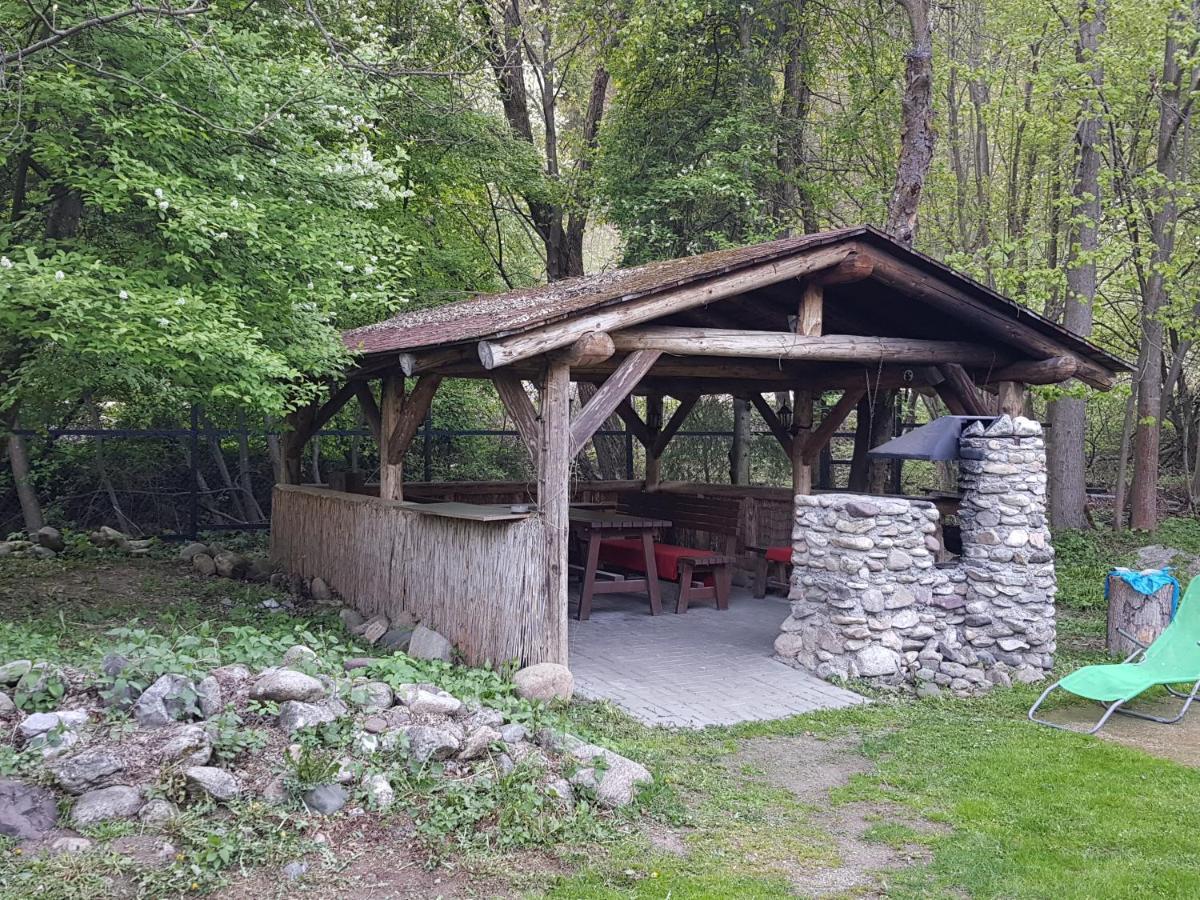 Chata Pod Skalou Valaská Buitenkant foto