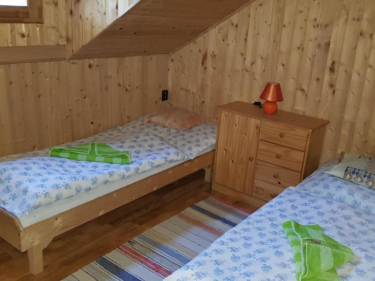 Chata Pod Skalou Valaská Buitenkant foto