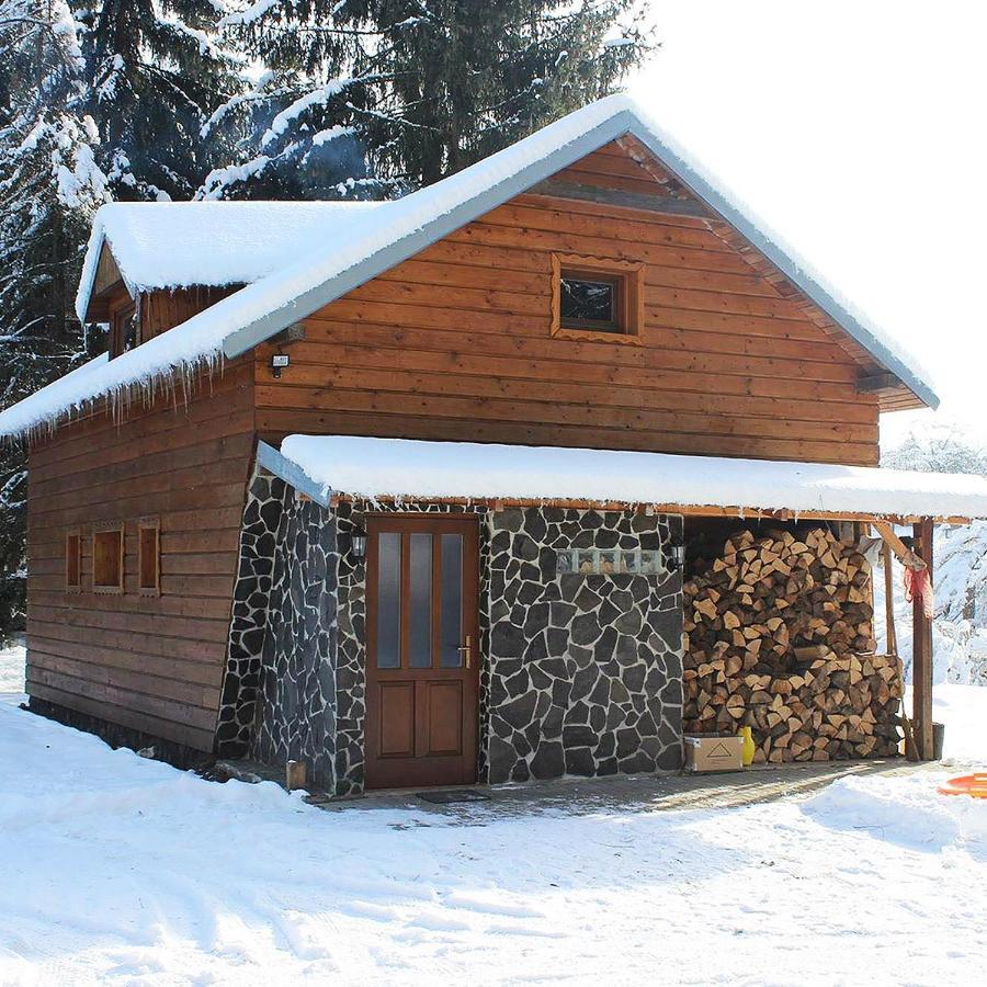 Chata Pod Skalou Valaská Buitenkant foto